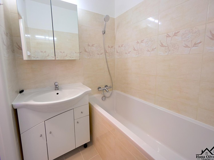Pronájem bytu 2+1 63 m² - foto 4