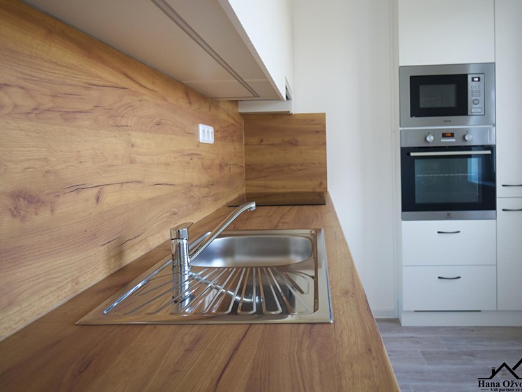 Pronájem bytu 2+1 63 m² - foto 3