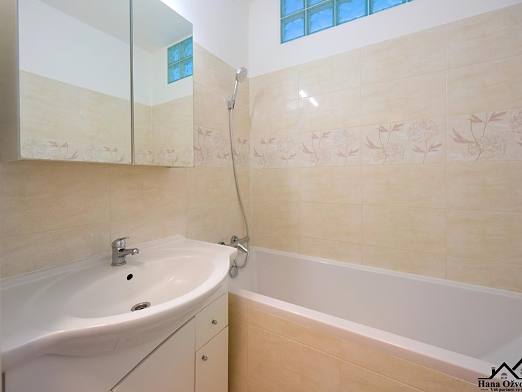 Pronájem bytu 2+1 63 m² - foto 6