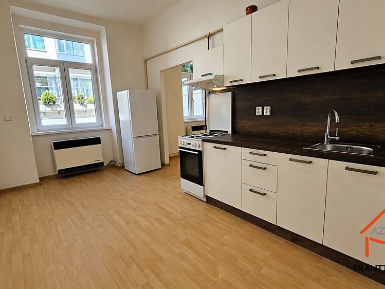 Pronájem bytu 1+1 38 m² - foto 1