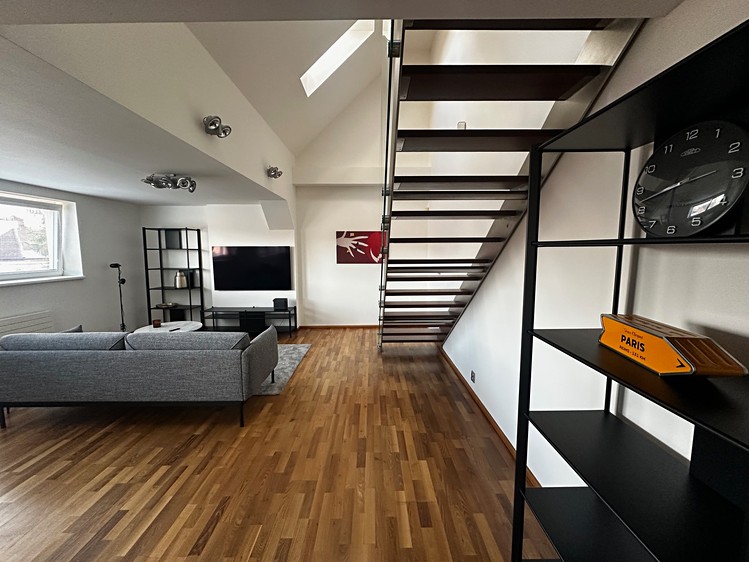 Pronájem bytu 2+kk 103 m² (Podkrovní) - foto 8