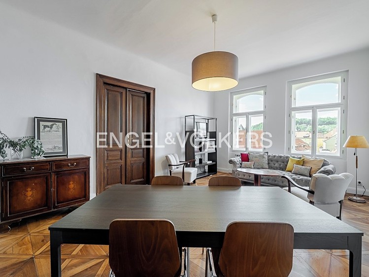 Pronájem bytu 3+1 91 m² - foto 1