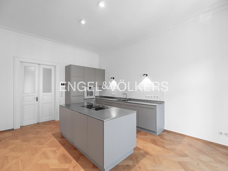 Pronájem bytu 4+kk 133 m² - foto 4