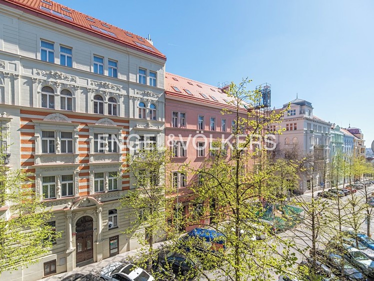 Pronájem bytu 4+kk 133 m² - foto 3