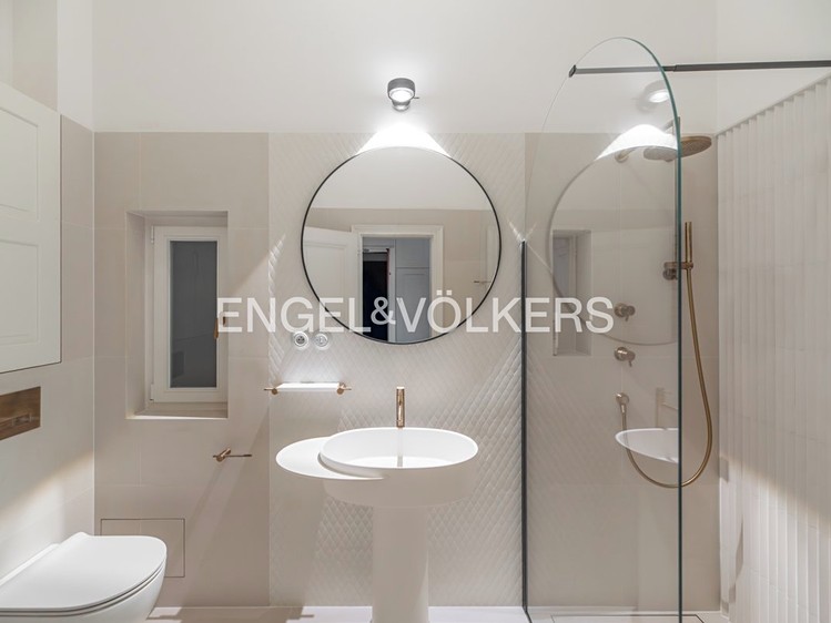 Pronájem bytu 4+kk 133 m² - foto 7