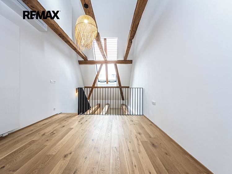Pronájem bytu 2+kk 42 m² (Loft) - foto 4