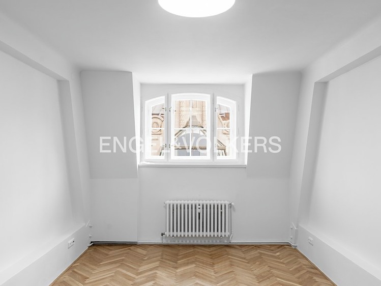 Pronájem bytu 2+1 84 m² - foto 4