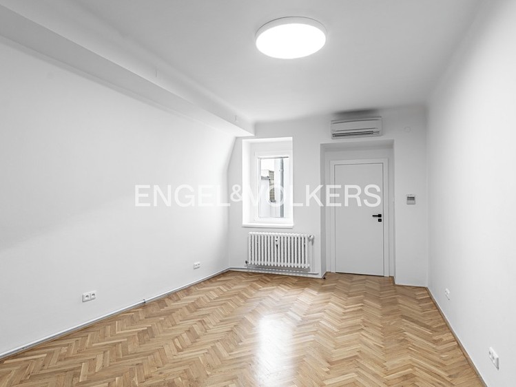 Pronájem bytu 2+1 84 m² - foto 5