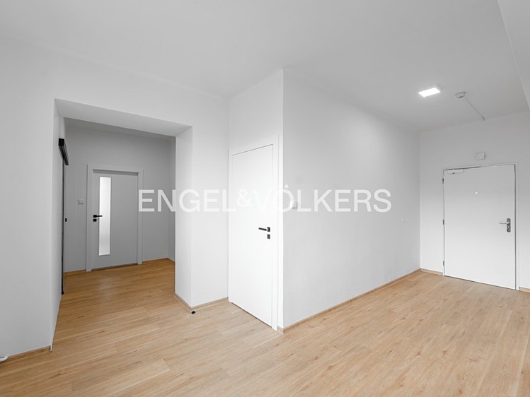 Pronájem bytu 2+1 84 m² - foto 7