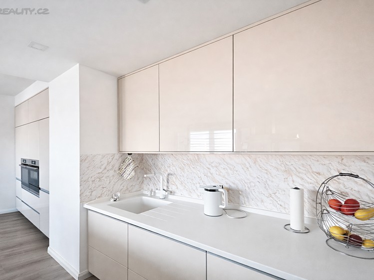 Pronájem bytu 4+kk 117 m² - foto 3