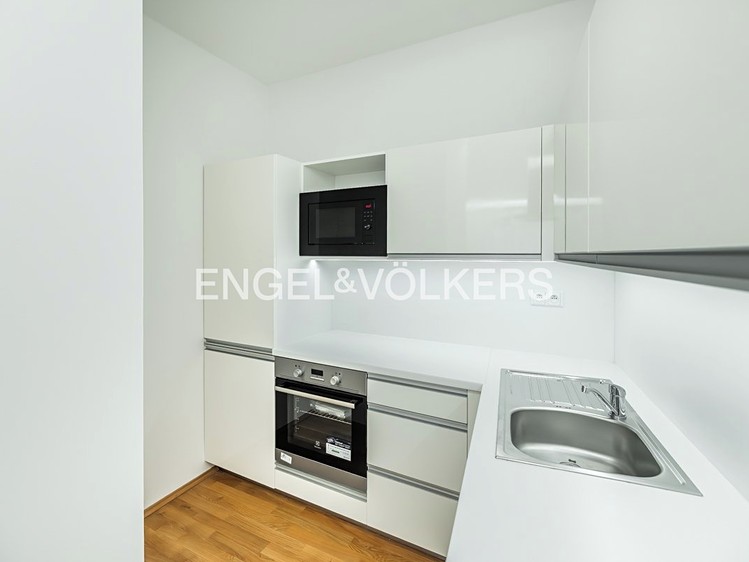 Pronájem bytu 2+kk 90 m² - foto 4