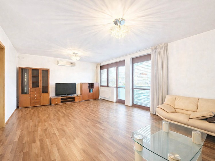Pronájem bytu 4+kk 162 m² - foto 8