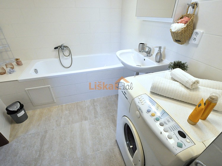 Pronájem bytu 2+kk 62 m² - foto 3