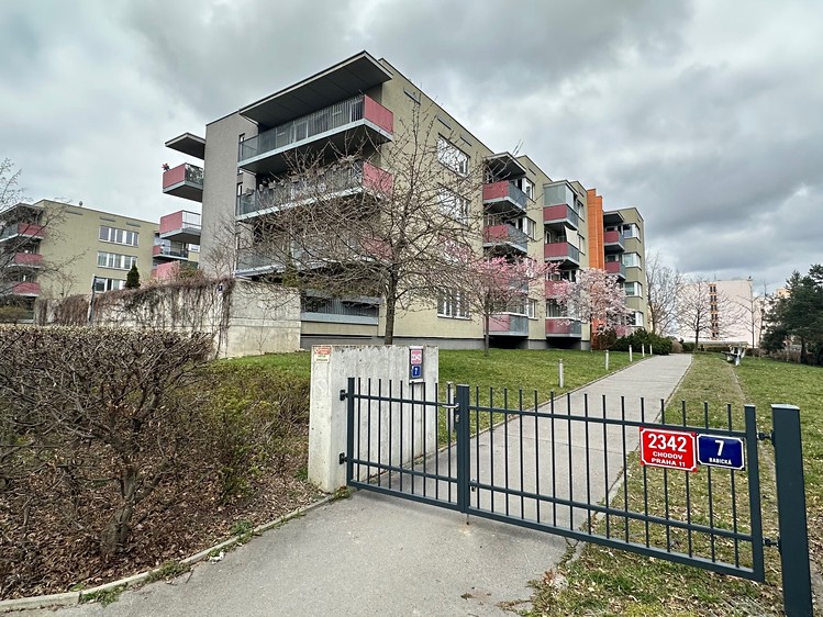 Pronájem bytu 2+kk 71 m² (Jednopodlažní) - foto 1