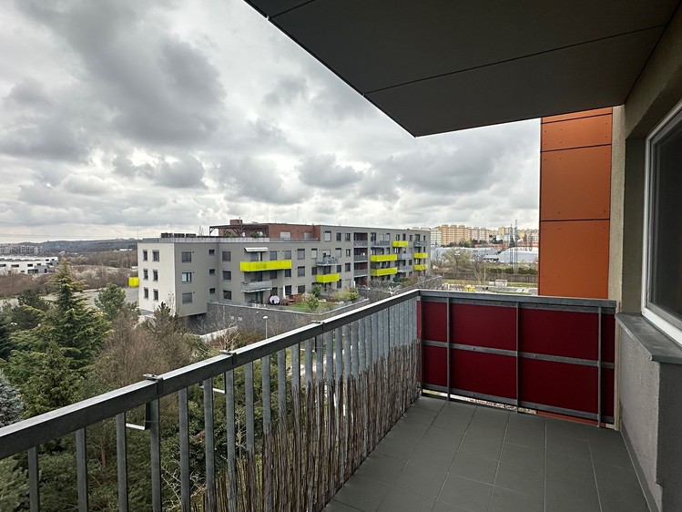 Pronájem bytu 2+kk 71 m² (Jednopodlažní) - foto 2