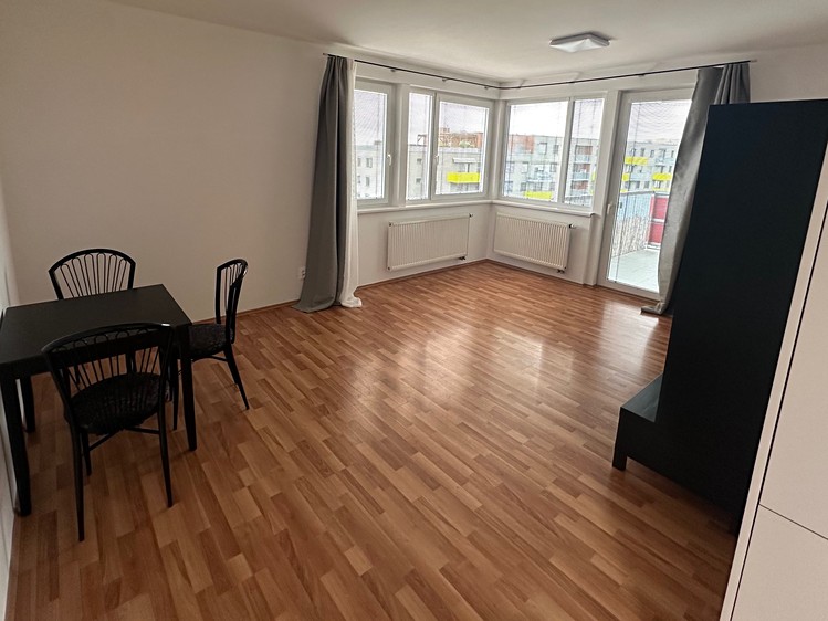 Pronájem bytu 2+kk 71 m² (Jednopodlažní) - foto 6