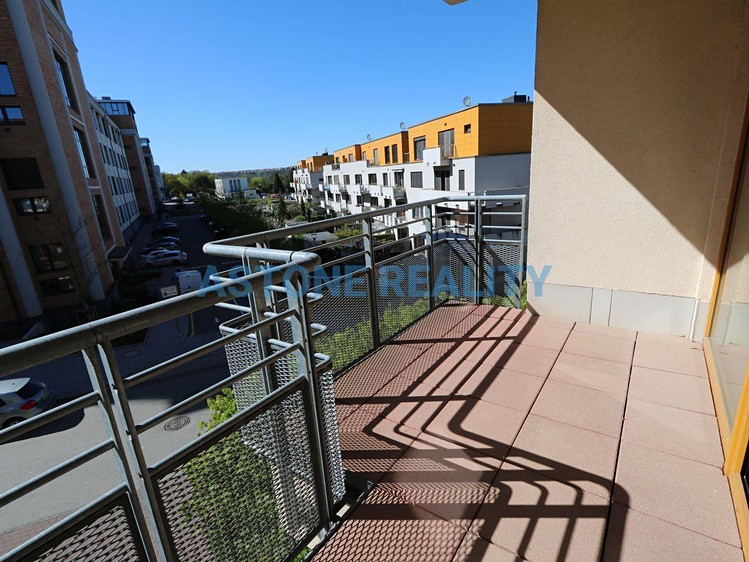 Pronájem bytu 2+kk 65 m² - foto 4