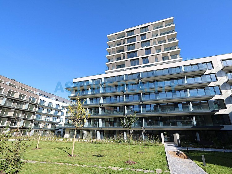 Pronájem bytu 1+kk 43 m² - foto 1