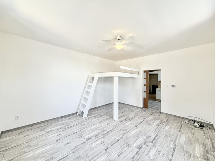 Pronájem bytu 1+1 40 m² - foto 6