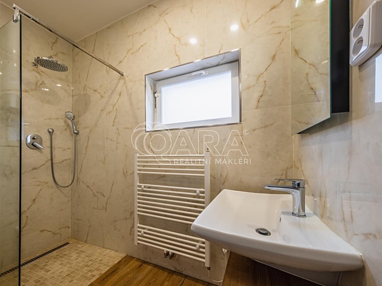 Pronájem bytu 1+kk 27 m² (Jednopodlažní) - foto 1