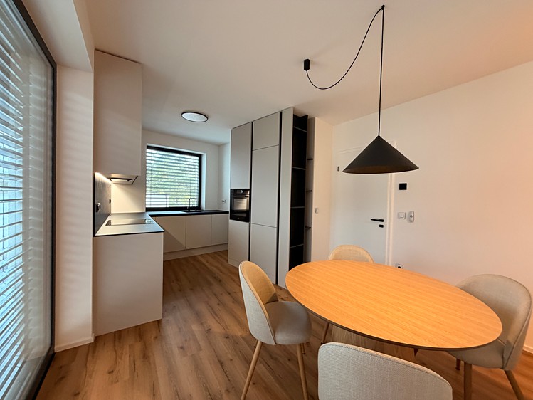 Pronájem bytu 3+kk 72 m² (Jednopodlažní) - foto 4