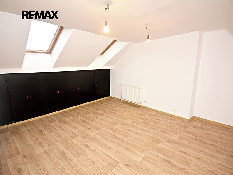 Pronájem bytu 2+kk 45 m² (Jednopodlažní) - foto 2