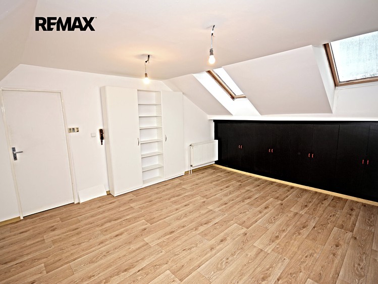 Pronájem bytu 2+kk 45 m² (Jednopodlažní) - foto 1