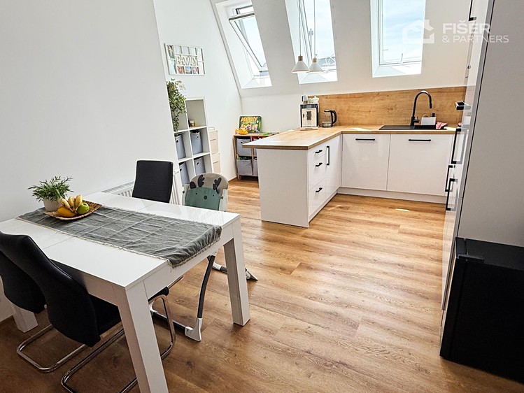 Pronájem bytu 3+kk 82 m² - foto 4