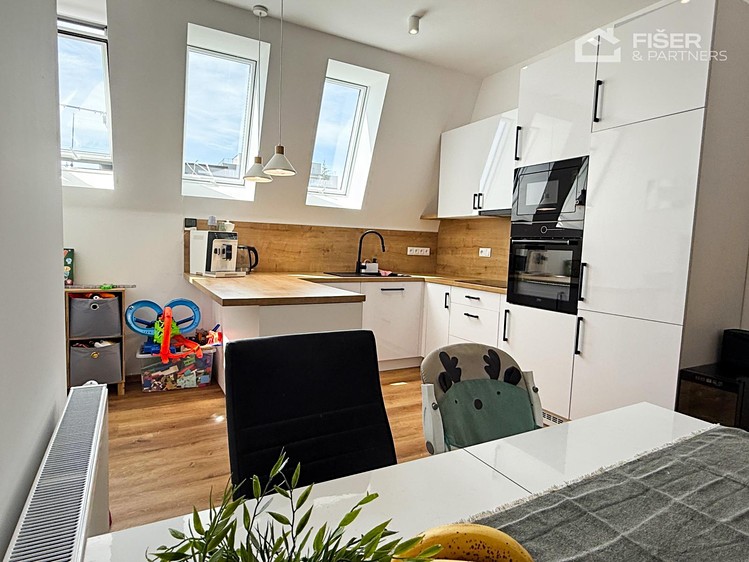 Pronájem bytu 3+kk 82 m² - foto 2