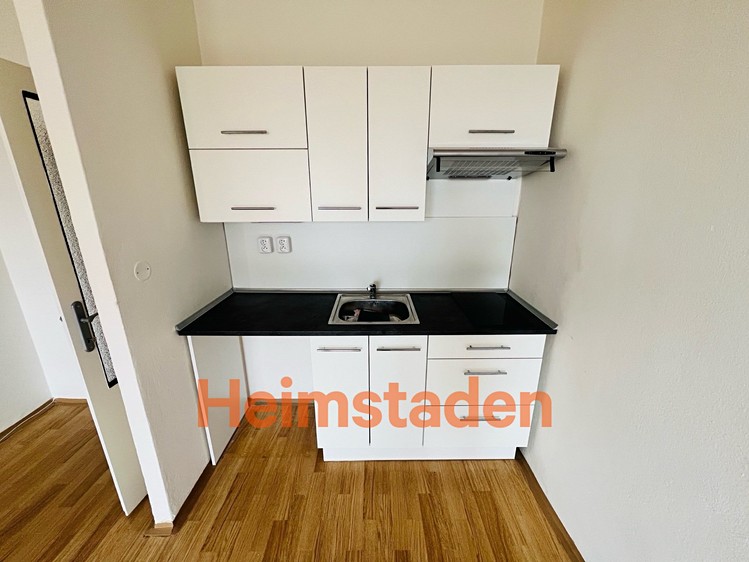 Pronájem bytu 1+kk 27 m² - foto 2