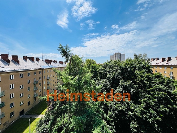 Pronájem bytu 1+kk 27 m² - foto 1