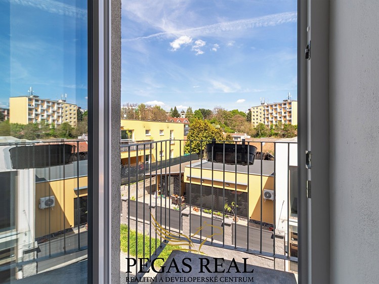 Pronájem bytu 2+kk 57 m² - foto 3