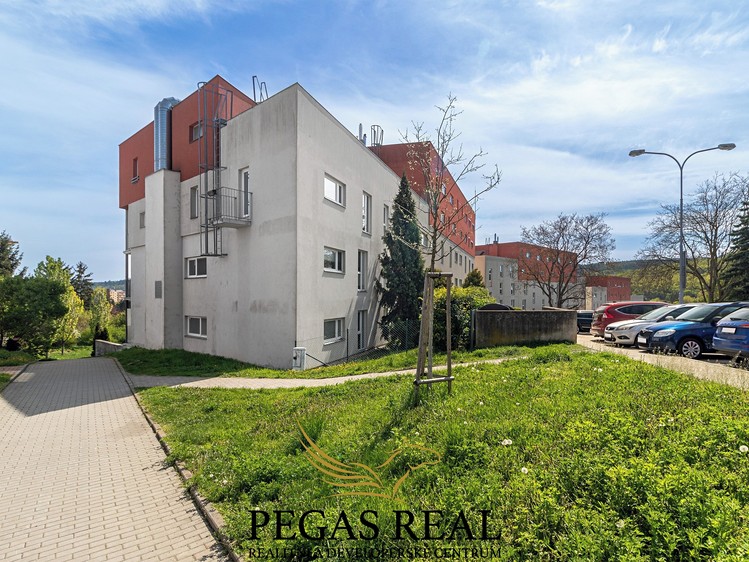 Pronájem bytu 2+kk 57 m² - foto 8