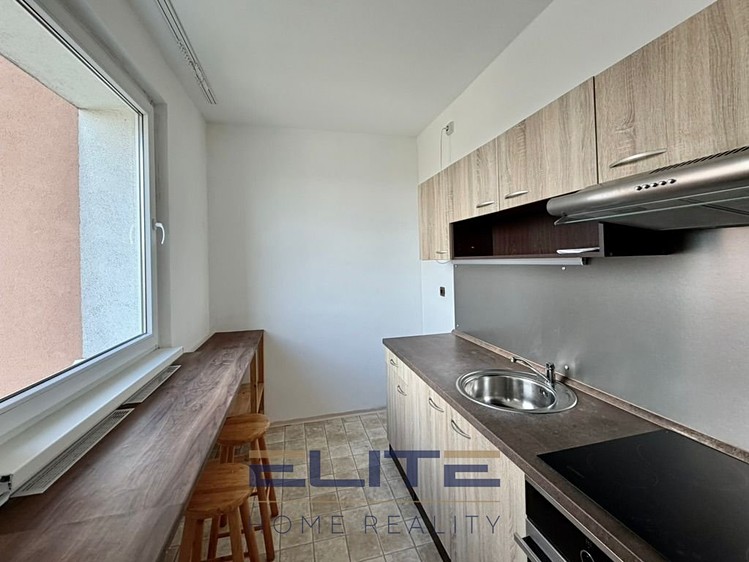 Pronájem bytu 1+1 40 m² - foto 4