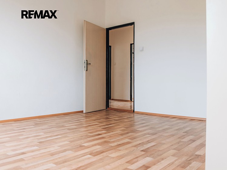 Pronájem bytu 3+1 82 m² - foto 8