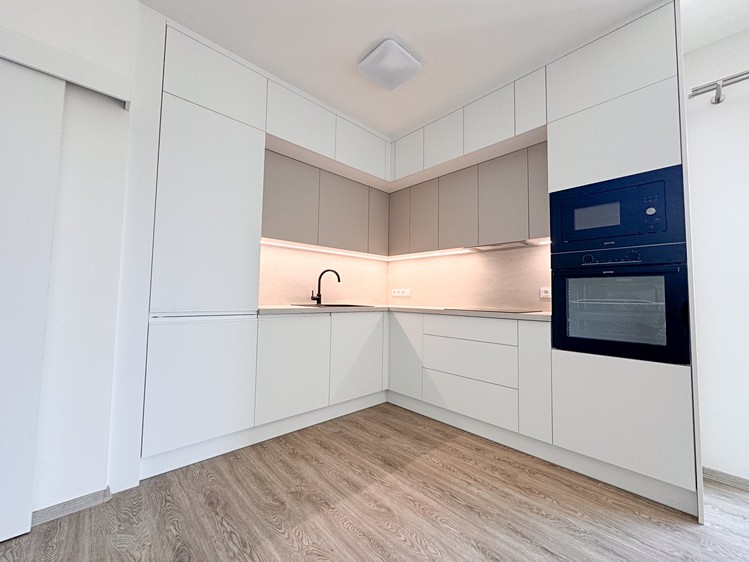 Pronájem bytu 2+kk 49 m² - foto 2