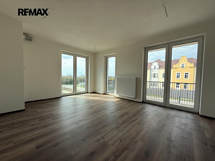 Pronájem bytu 1+kk 38 m² (Jednopodlažní) - foto 3