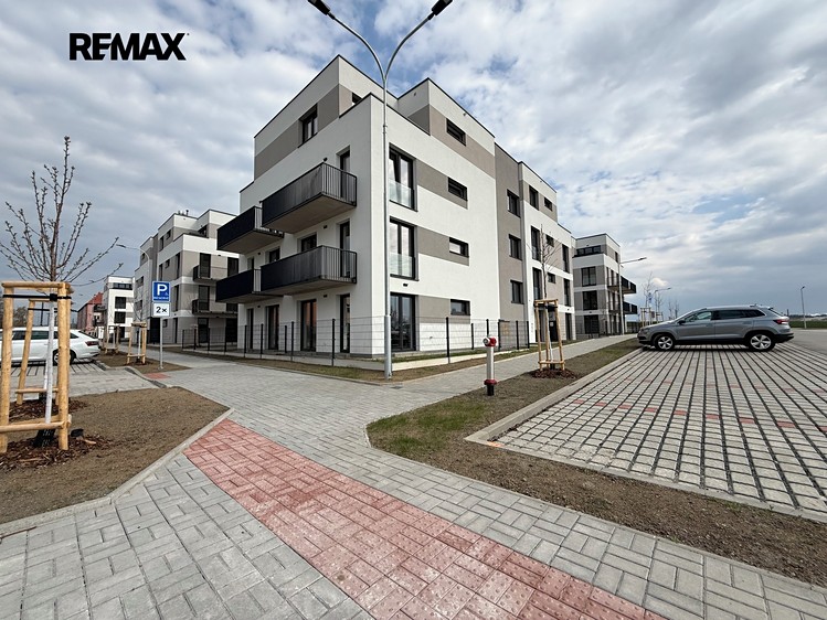 Pronájem bytu 1+kk 38 m² (Jednopodlažní) - foto 1