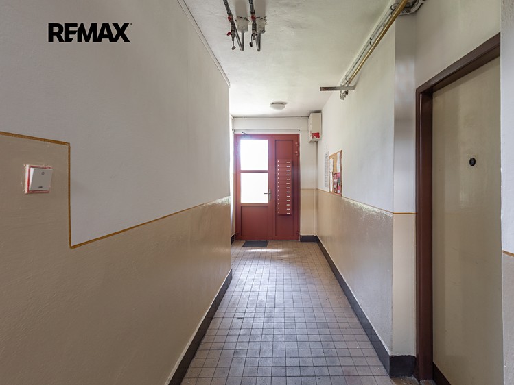 Pronájem bytu 3+1 61 m² - foto 5
