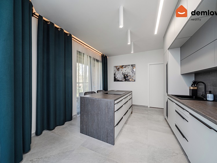 Pronájem bytu 3+kk 69 m² - foto 8