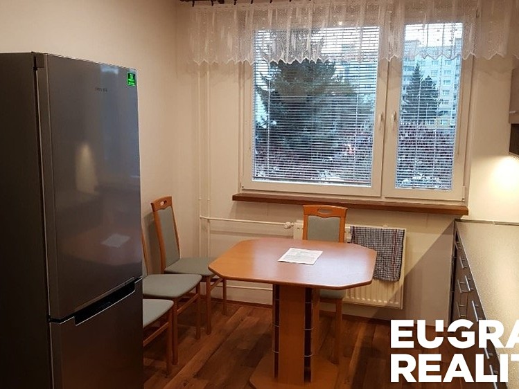 Pronájem bytu 3+1 77 m² - foto 3