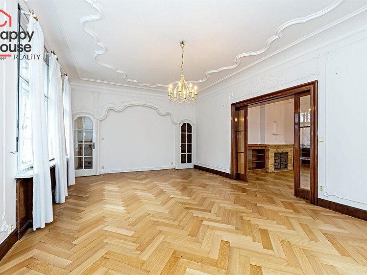 Pronájem bytu 6 pokojů a více 246 m² - foto 4