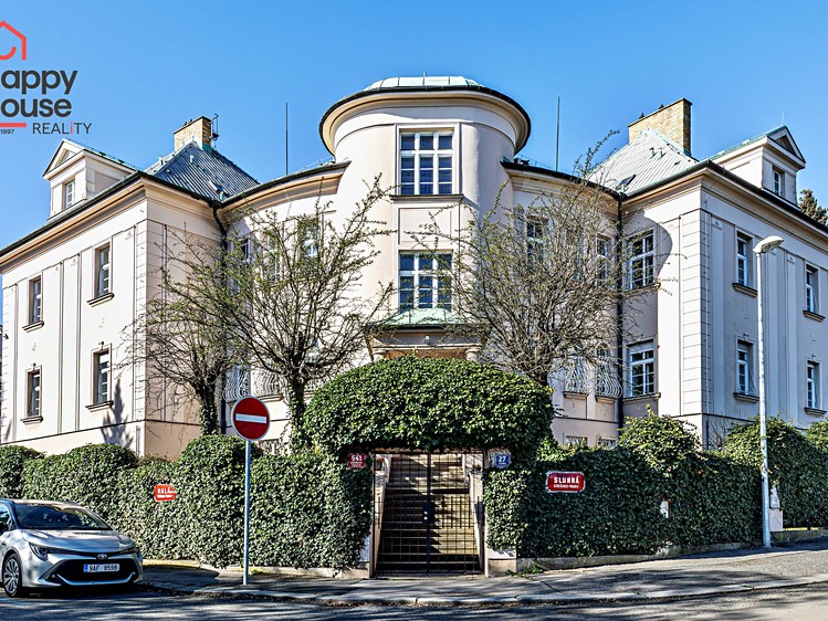 Pronájem bytu 6 pokojů a více 246 m² - foto 1