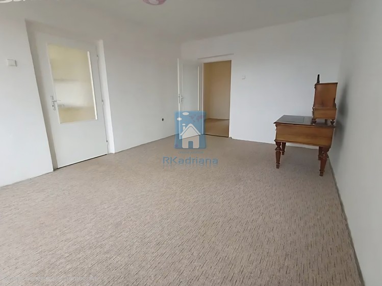 Pronájem bytu 2+1 76 m² - foto 5