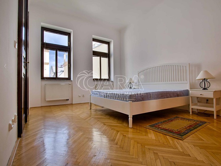Pronájem bytu 2+kk 71 m² - foto 2