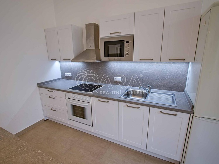 Pronájem bytu 2+kk 71 m² - foto 5