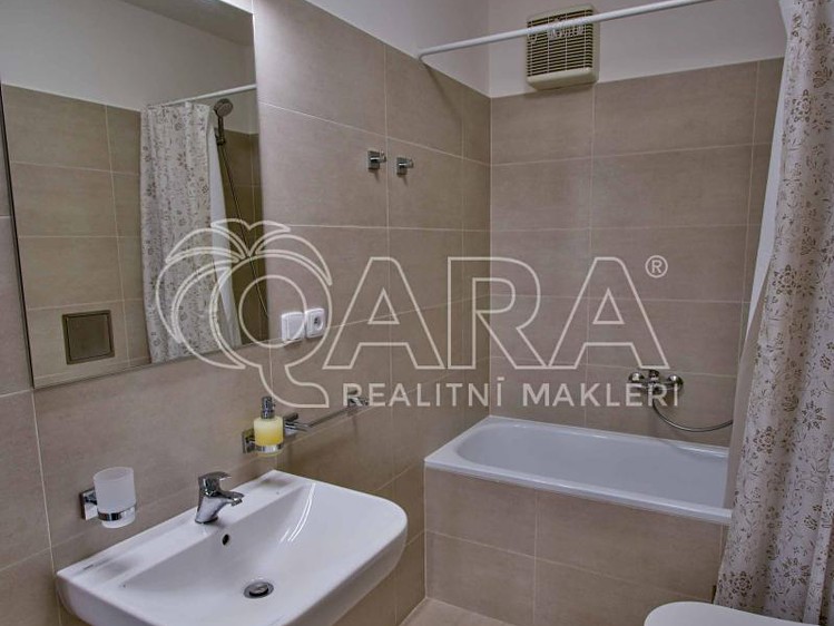 Pronájem bytu 2+kk 71 m² - foto 8