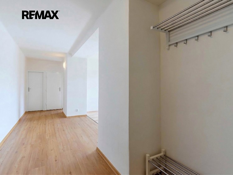 Pronájem bytu 2+kk 62 m² - foto 4