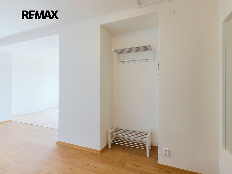 Pronájem bytu 2+kk 62 m² - foto 3