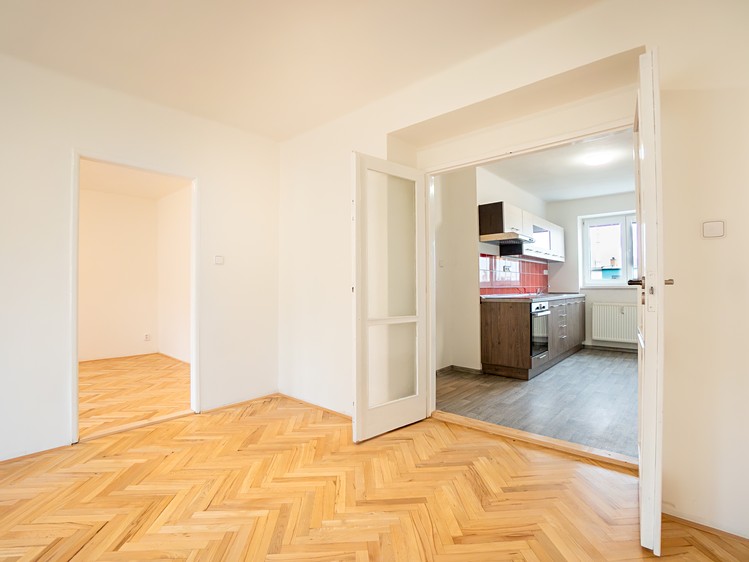 Pronájem bytu 2+1 55 m² (Jednopodlažní) - foto 2